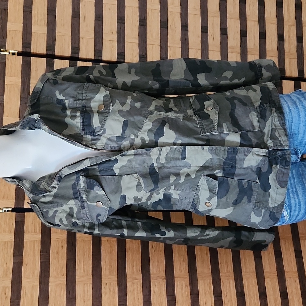 Camouflage zip up jacket
